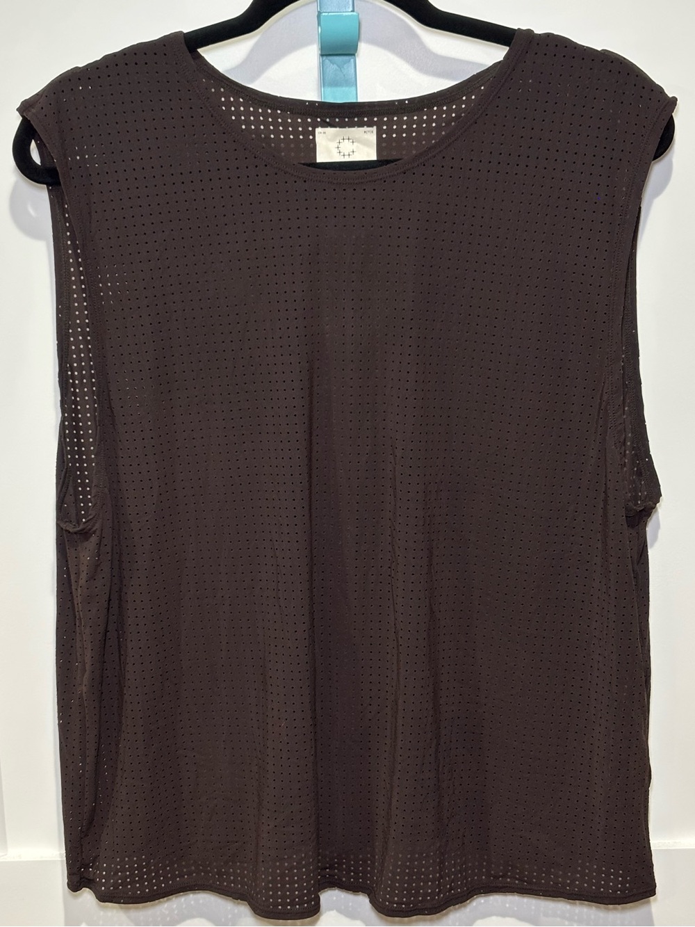 Currently Running M1 Pro Singlet Brown Running Top Medium Lightweight